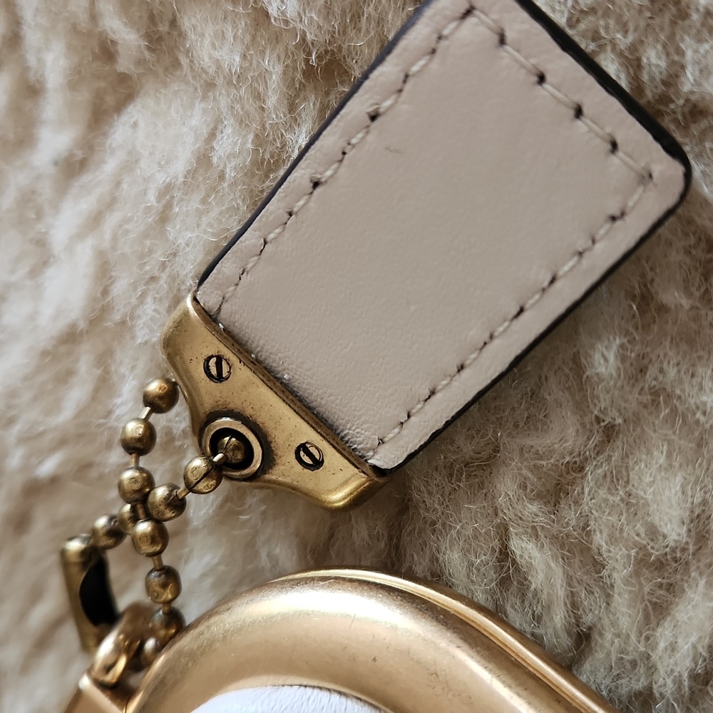 Adorable NWT Coach Disney X Bambi Kisslock Wallet ๐ค๐ฆ๐ฉท - Picture 4 of 16